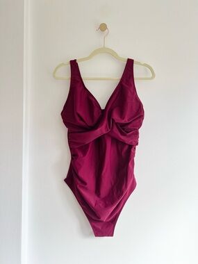 Summersunshine Women’s Maternity Twist-Front One-Piece Swimsuit in Red Wine | L